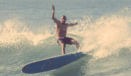 7 peças essenciais para montar um guarda-roupa surf masculino