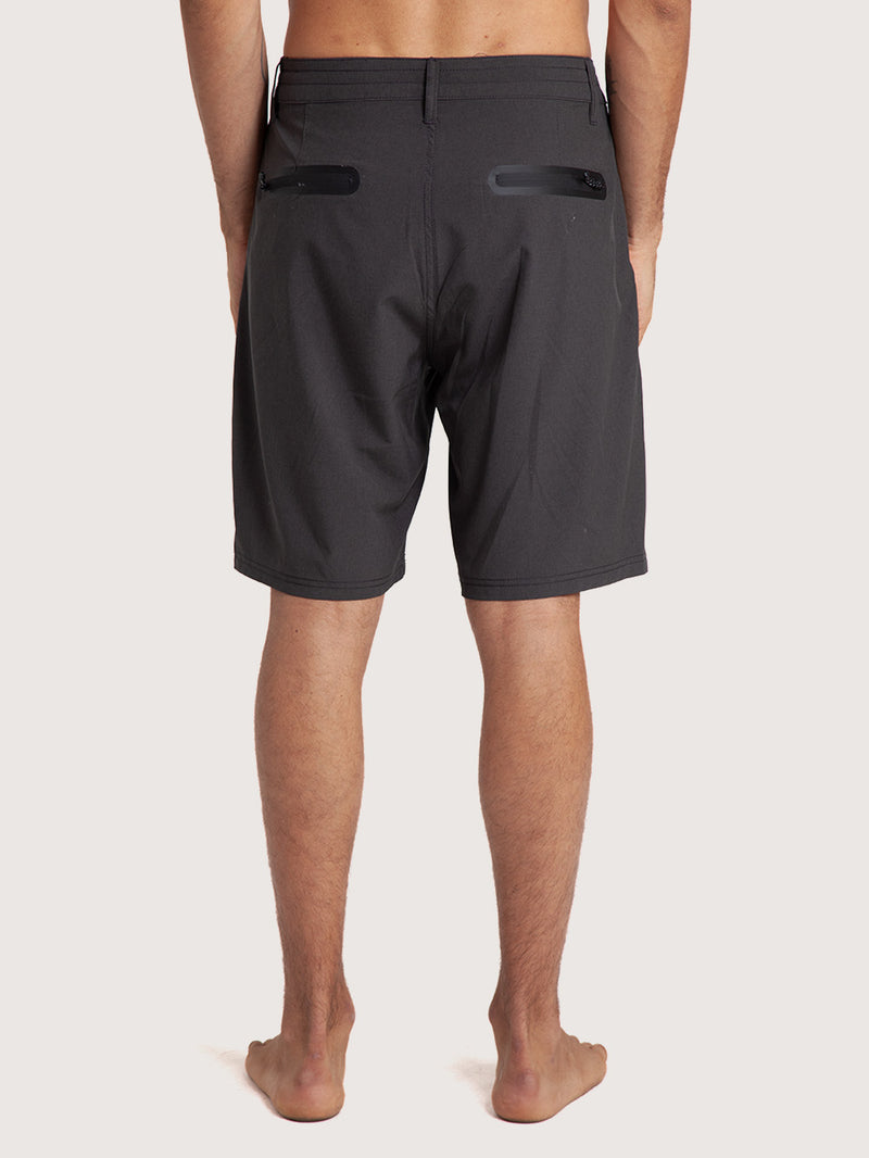 Bermuda Híbrida Hang Loose Zippy Preta com Bolsos em Zíper