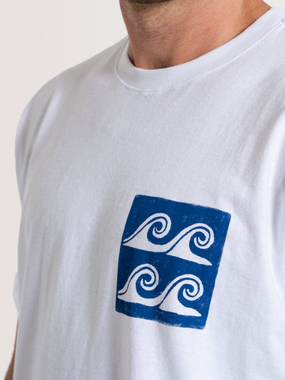 Camiseta Manga Curta Branca Hang Loose Waves