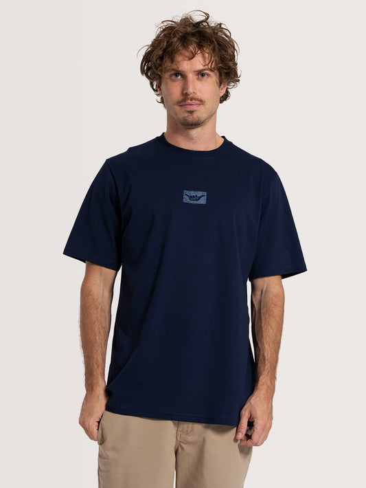 Camiseta Especial Azul Escuro Hang Loose Retro