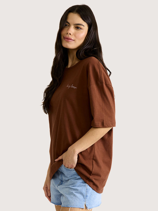 Camiseta Hang Loose Beach Club Marrom Feminina
