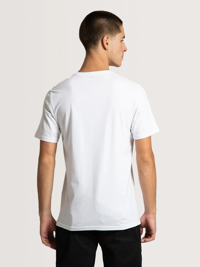 Parte de trás branca e lisa da camiseta especial Hang Loose classic.