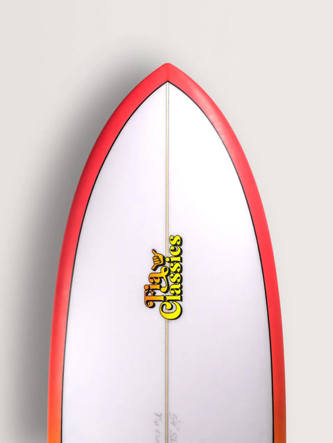 Bico frontal da prancha twin fins com logo ia Classics.